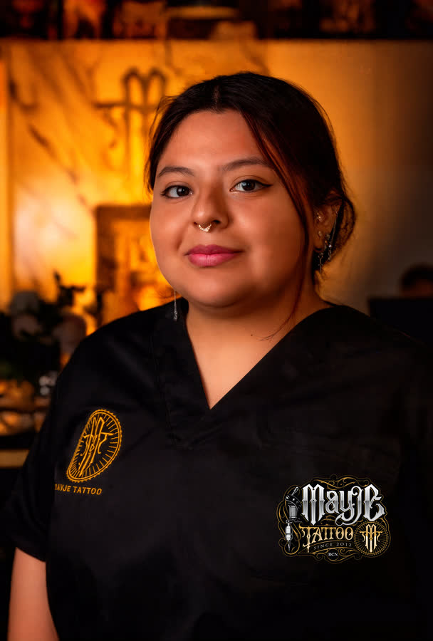 Mishell Salazar, tatuadora de Mayje Tattoo