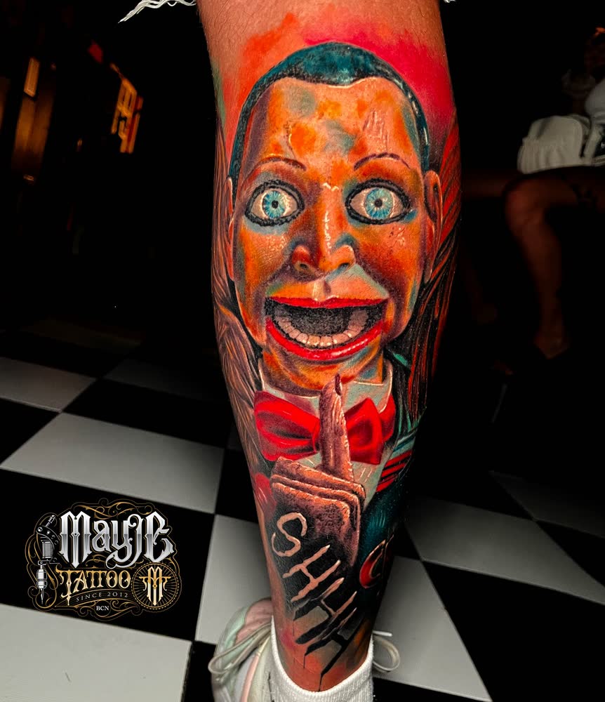 Tatuaje a color de gran formato
